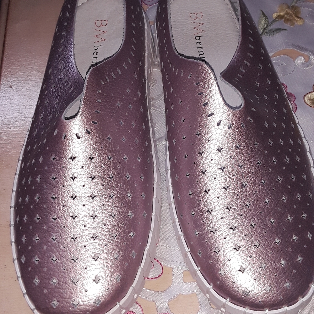 Pink girls shoes